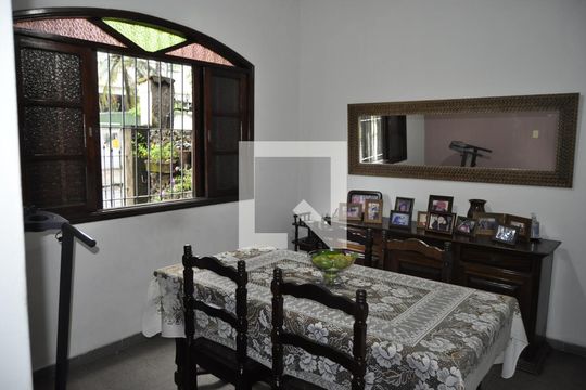 Sala de casa à venda com 6 quartos, 326m² em Piedade, Rio de Janeiro