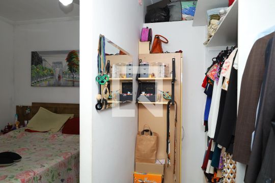 Quarto 1 - Suíte - Closet de casa para alugar com 3 quartos, 180m² em Jardim Lajeado, São Paulo