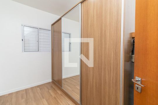 Quarto 2 de casa para alugar com 3 quartos, 100m² em Jardim Popular, São Paulo