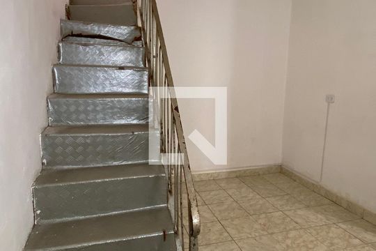 Sala de casa para alugar com 2 quartos, 50m² em Pestana, Osasco