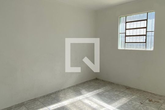 Quarto 1 de casa para alugar com 2 quartos, 50m² em Pestana, Osasco