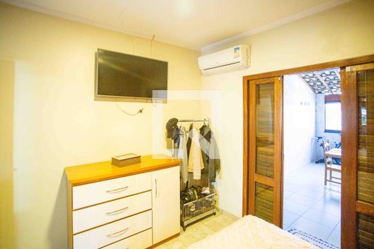 Quarto 1 de casa à venda com 3 quartos, 200m² em Taboão, Diadema