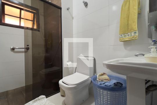 Banheiro de casa para alugar com 2 quartos, 105m² em Jardim Vila Galvao, Guarulhos