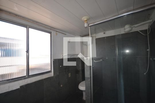 Banheiro de apartamento para alugar com 1 quarto, 30m² em Vila Valqueire, Rio de Janeiro