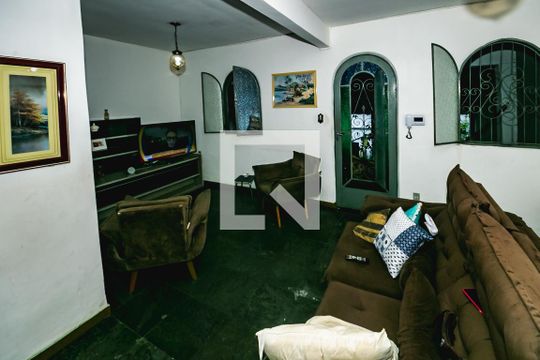 Casa para alugar com 3 quartos, 320m² em Santa Monica, Belo Horizonte
