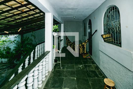 Casa para alugar com 3 quartos, 320m² em Santa Monica, Belo Horizonte
