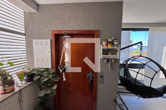 Escada de apartamento para alugar com 4 quartos, 230m² em Recreio dos Bandeirantes, Rio de Janeiro