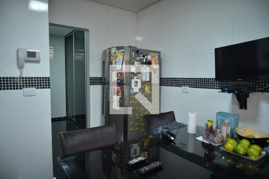 Cozinha de casa à venda com 2 quartos, 120m² em Vila Scarpelli, Santo André