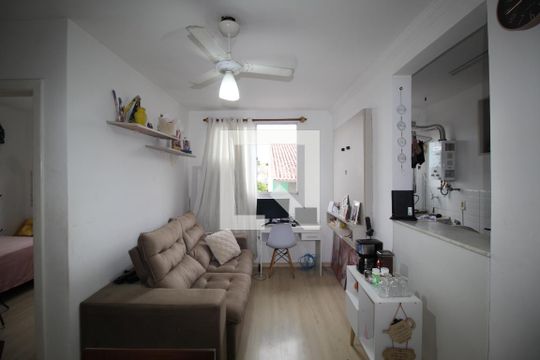 Sala de apartamento à venda com 2 quartos, 48m² em Passo das Pedras, Porto Alegre