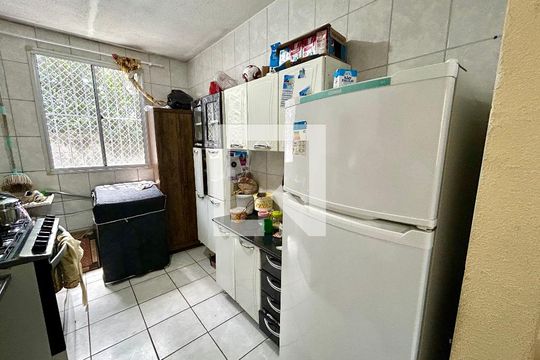 Cozinha de apartamento para alugar com 2 quartos, 47m² em Jardim Vermelhão, Guarulhos
