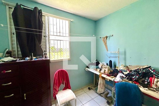 Quarto 2 de apartamento para alugar com 2 quartos, 47m² em Jardim Vermelhão, Guarulhos