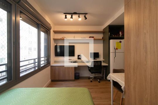 Sala/Quarto de apartamento à venda com 1 quarto, 30m² em Farroupilha, Porto Alegre