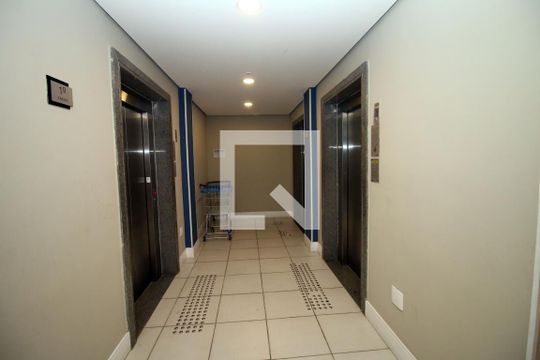 Área comum - Elevadores de kitnet/studio à venda com 1 quarto, 35m² em Vista Alegre, Rio de Janeiro