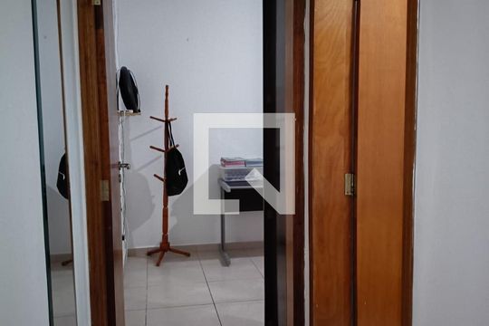 Casa à venda com 5 quartos, 200m² em Canhema, Diadema