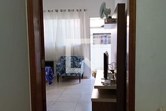 Casa à venda com 5 quartos, 200m² em Canhema, Diadema