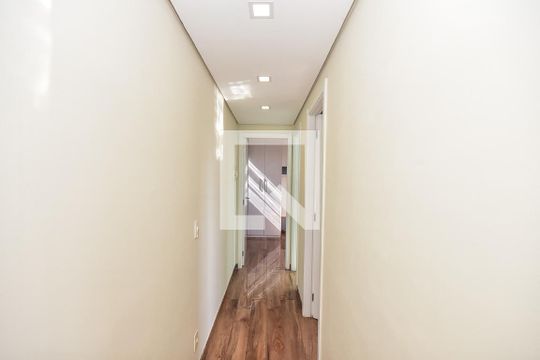 Corredor de apartamento à venda com 2 quartos, 40m² em Jardim Taboao, São Paulo