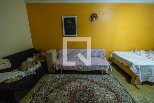 quarto 1 (6 quartos no 1º andar) de casa à venda com 10 quartos, 469m² em Serrano, Belo Horizonte