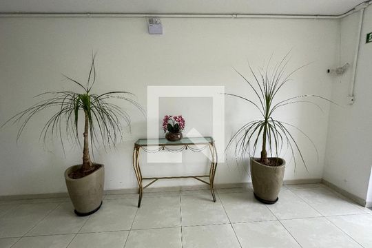 Hall de entrada de apartamento para alugar com 2 quartos, 68m² em Colinas de Cotia, Cotia