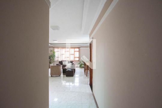 Corredor de casa à venda com 3 quartos, 214m² em Jardim Campos Elíseos, Campinas