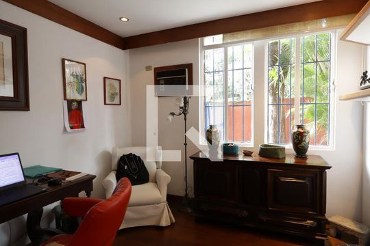 Escritório de casa à venda com 6 quartos, 568m² em Real Parque, São Paulo
