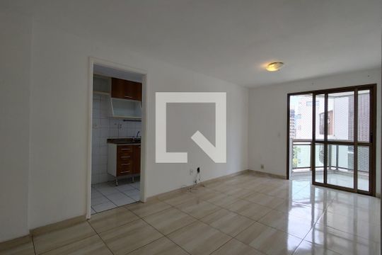 Sala de apartamento à venda com 2 quartos, 71m² em Barra Olímpica, Rio de Janeiro