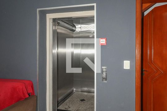 Sala 2 de casa de condomínio para alugar com 5 quartos, 600m² em Sarandi, Porto Alegre