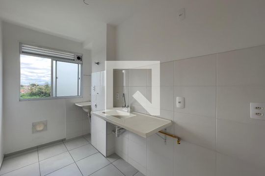 Cozinha e Área de Serviço de apartamento para alugar com 2 quartos, 44m² em Vila Cosmopolita, São Paulo