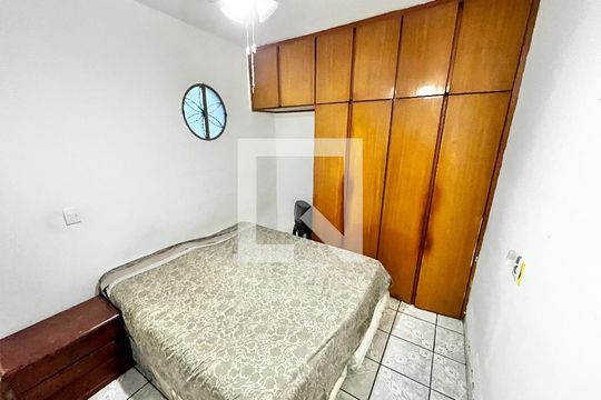 Quarto 2 de casa à venda com 5 quartos, 280m² em Jardim São Paulo, São Paulo