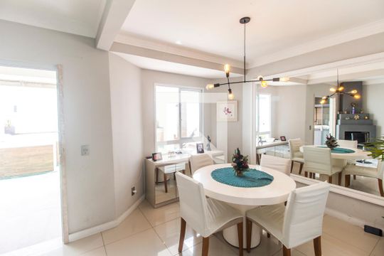 Sala de casa à venda com 4 quartos, 170m² em Tamboré, Santana de Parnaíba