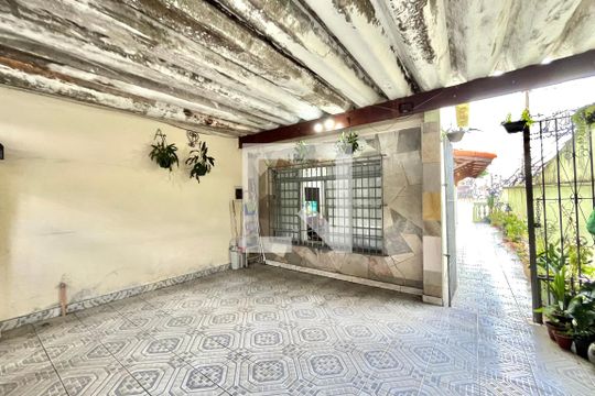 Garagem de casa à venda com 2 quartos, 130m² em Americanópolis, São Paulo