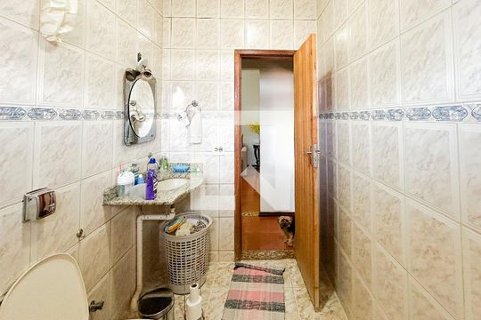 Casa para alugar com 4 quartos, 290m² em Canaa, Belo Horizonte