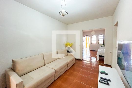 Casa para alugar com 4 quartos, 290m² em Canaa, Belo Horizonte