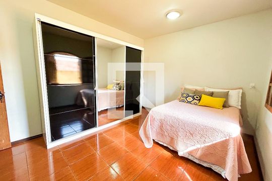 Casa para alugar com 4 quartos, 290m² em Canaa, Belo Horizonte