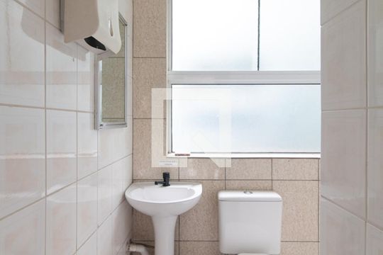 Banheiro de apartamento para alugar com 1 quarto, 178m² em Centro Histórico, Porto Alegre