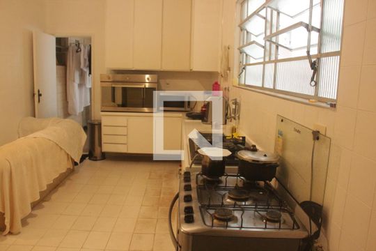 Cozinha e Área de Serviço de apartamento para alugar com 3 quartos, 230m² em José Menino, Santos