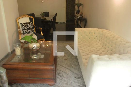 Apartamento para alugar com 3 quartos, 230m² em José Menino, Santos