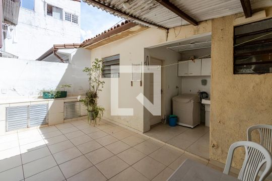 Quintal de casa à venda com 3 quartos, 100m² em Santo Amaro, São Paulo