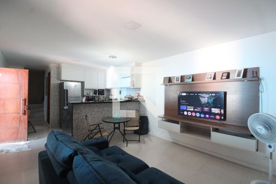Sala de casa de condomínio à venda com 2 quartos, 170m² em Jacarepaguá, Rio de Janeiro
