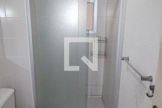 Banheiro de apartamento para alugar com 3 quartos, 77m² em Parque Industrial, São José dos Campos