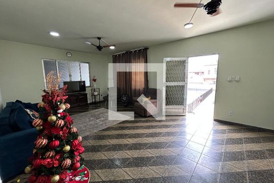 Sala de casa à venda com 4 quartos, 250m² em Higienópolis, Rio de Janeiro
