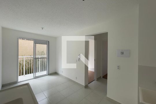 Sala e CozinhaSala e Cozinha de apartamento à venda com 2 quartos, 32m² em Vila Carmosina, São Paulo