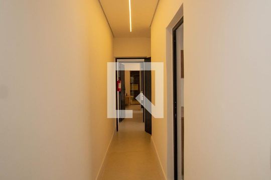 Corredor de casa para alugar com 1 quarto, 34m² em Alto de Pinheiros, São Paulo