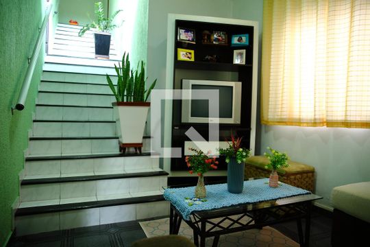 Sala de TV  de casa à venda com 3 quartos, 187m² em Jardim Palermo, São Bernardo do Campo