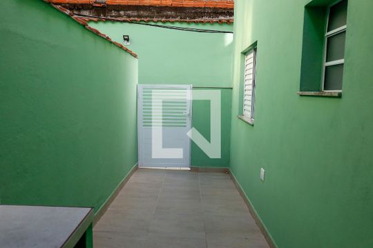 Quintal de casa para alugar com 1 quarto, 70m² em Pestana, Osasco