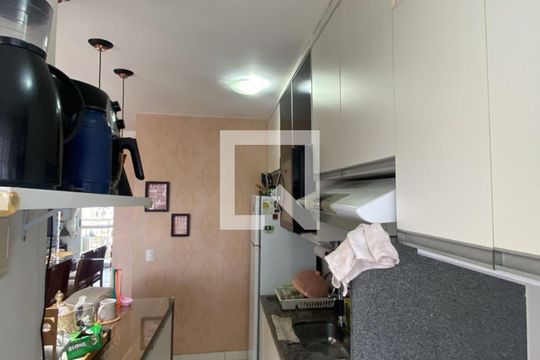 Cozinha de apartamento para alugar com 2 quartos, 56m² em Ipiranga, Goiânia
