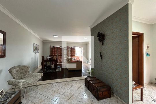 Sala de entrada de casa para alugar com 4 quartos, 400m² em Vila dos Remedios, São Paulo