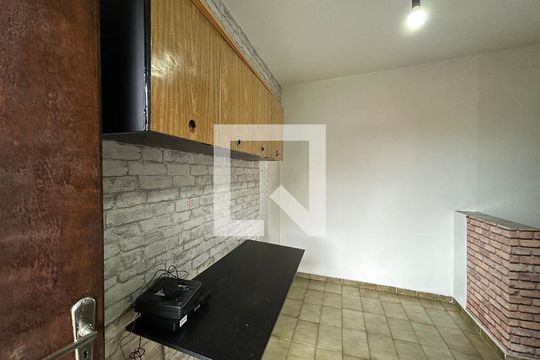 sala de serviço de casa para alugar com 4 quartos, 400m² em Vila dos Remedios, São Paulo