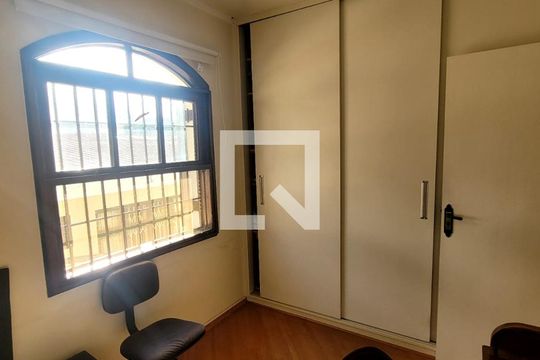 Quarto de casa à venda com 4 quartos, 200m² em Vila Pedra Branca, São Paulo