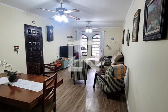Casa à venda com 4 quartos, 200m² em Vila Pedra Branca, São Paulo