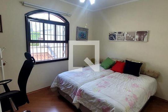 Quarto de casa à venda com 4 quartos, 200m² em Vila Pedra Branca, São Paulo